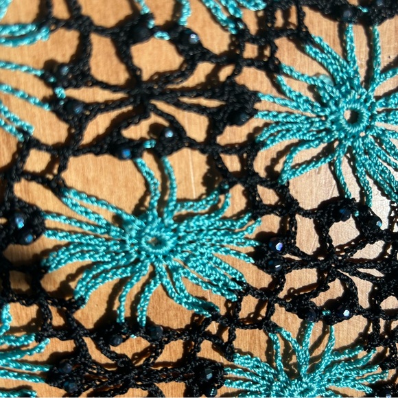 CROCHET SHAWL /HIP SCARF with BEAD details - Picture 4 of 8